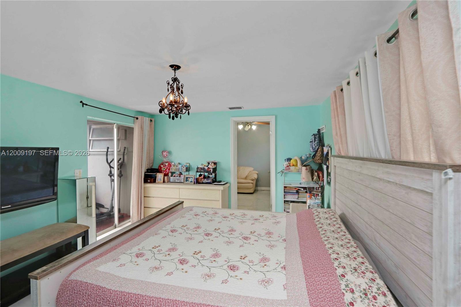 LAUREL MANOR - Residential