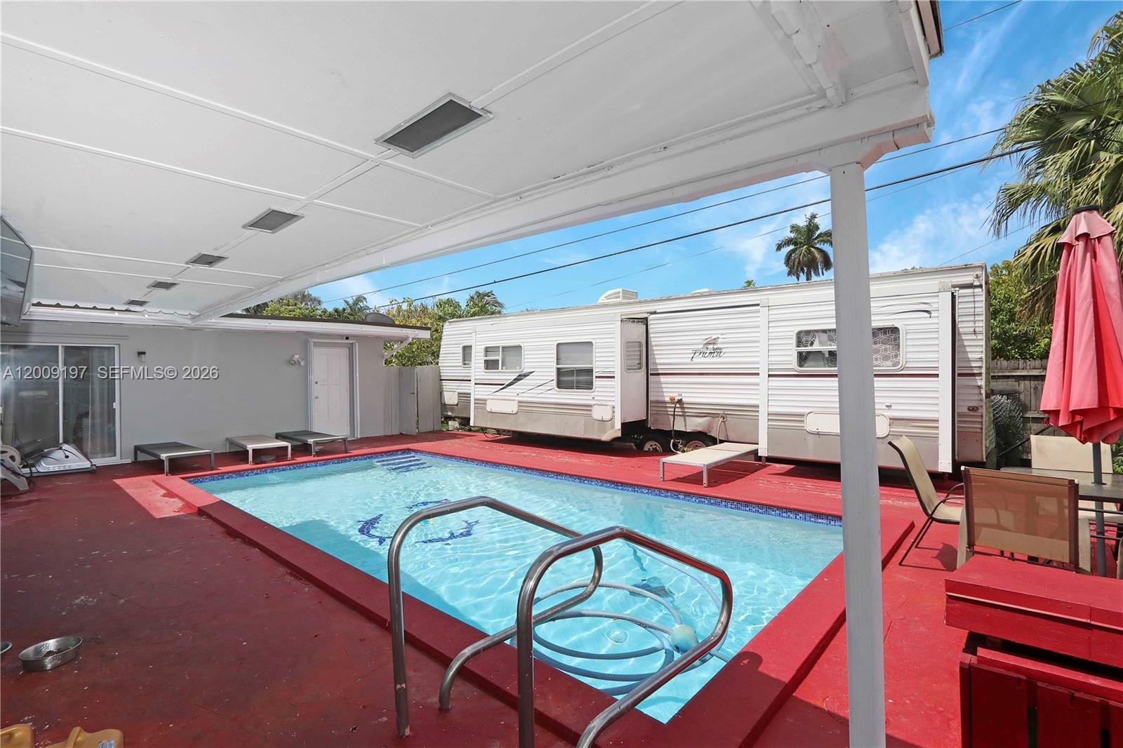 LAUREL MANOR - Residential