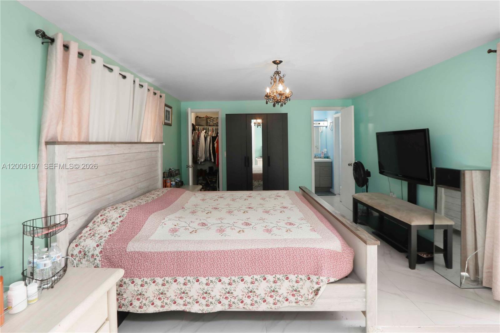 LAUREL MANOR - Residential