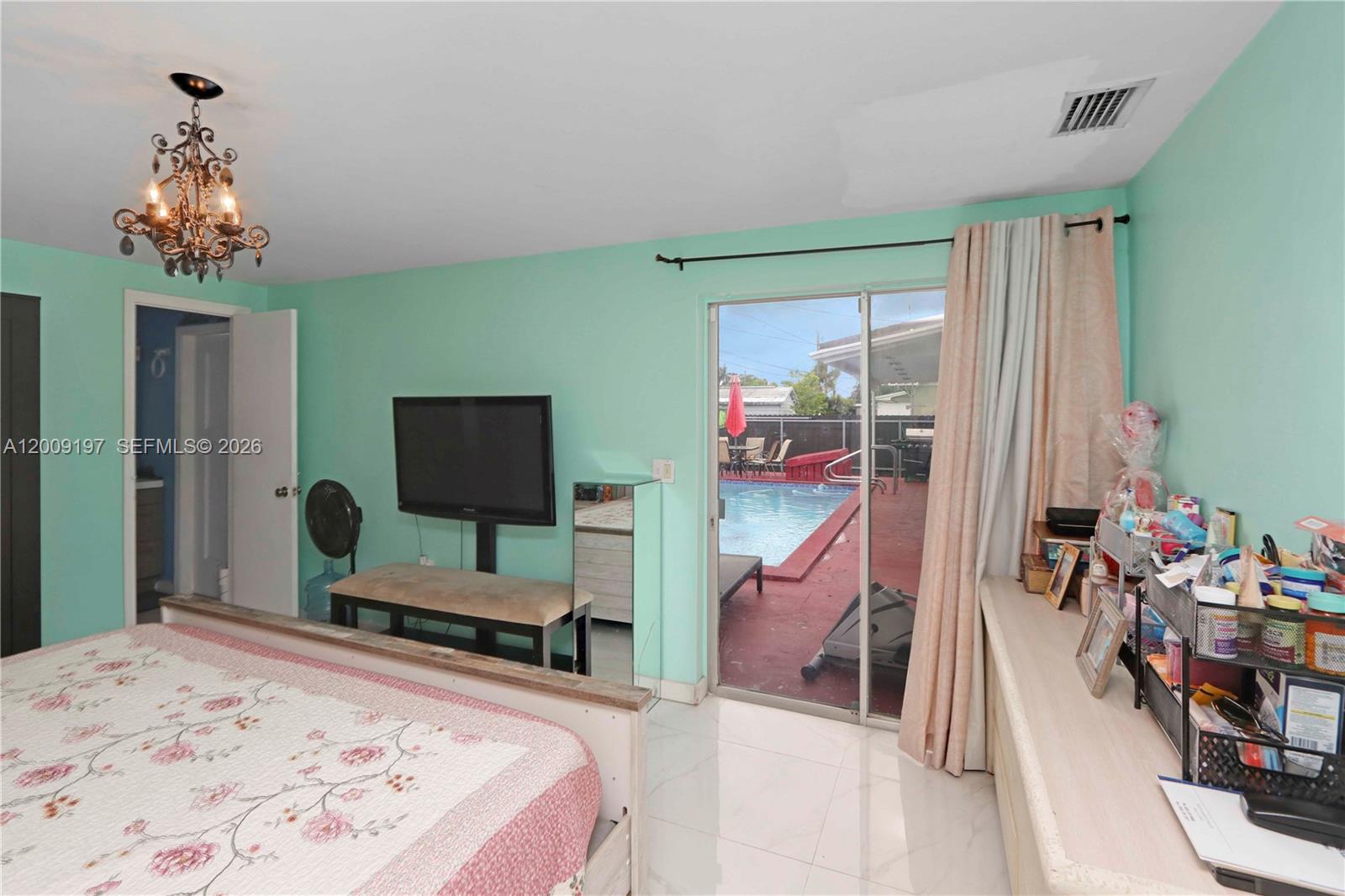 LAUREL MANOR - Residential