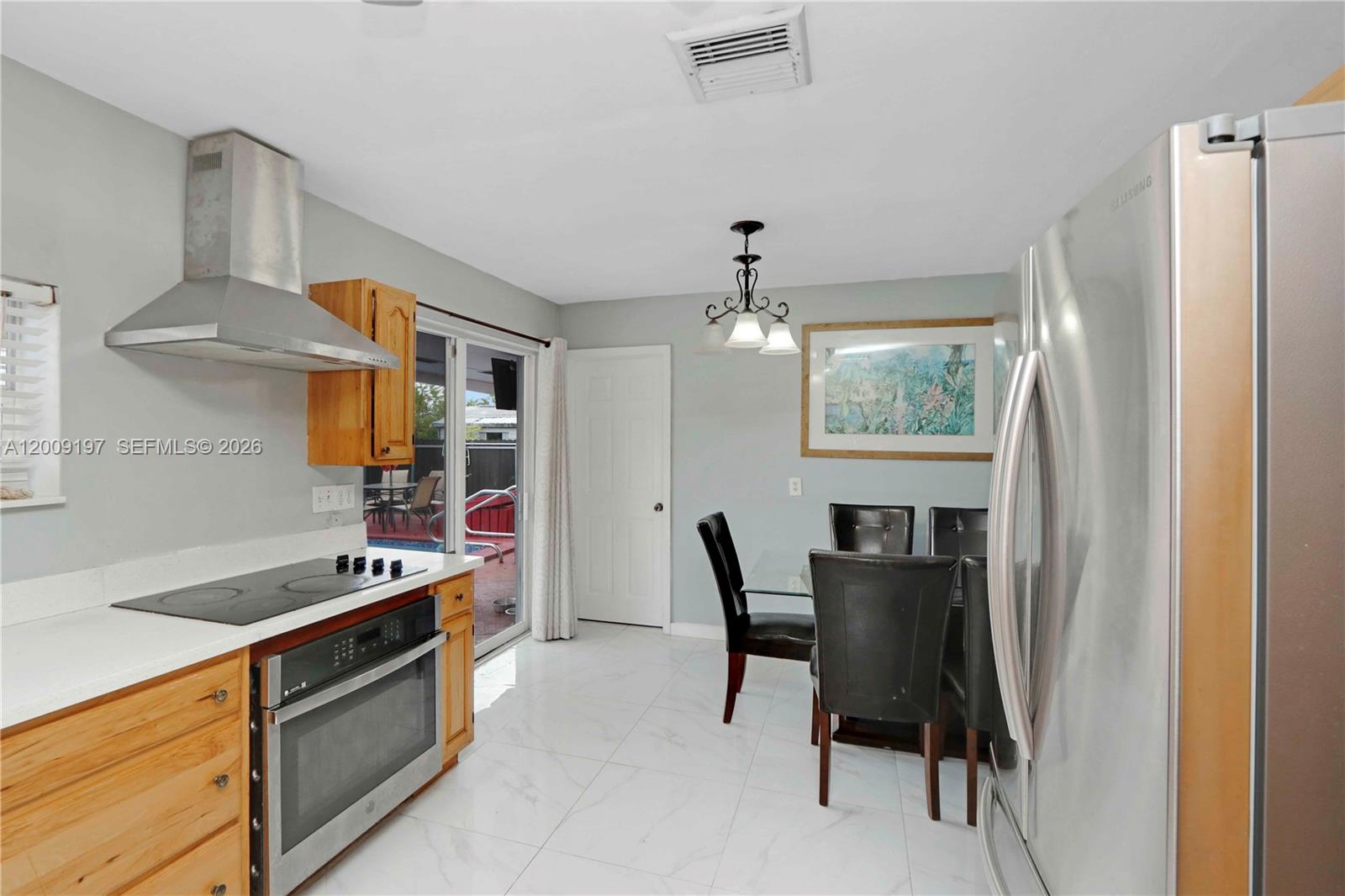 LAUREL MANOR - Residential