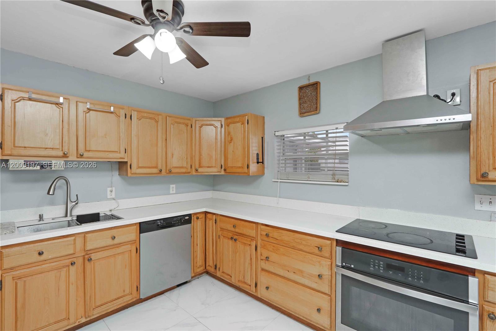 LAUREL MANOR - Residential