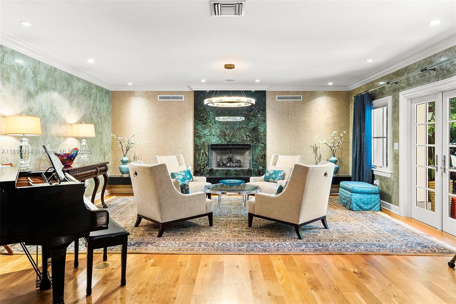 KERRWOOD OAKS - Residential