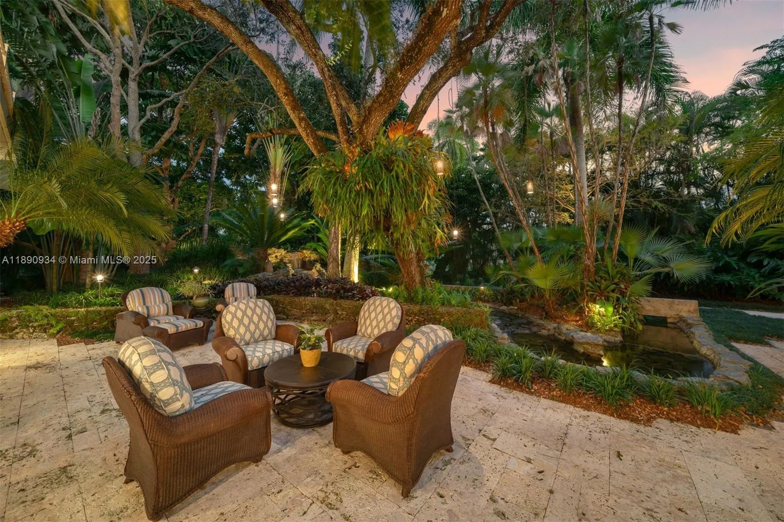 Coral Gables, Florida 33156, United States, 6 Bedrooms Bedrooms, ,6 BathroomsBathrooms,Residential,Active,223822