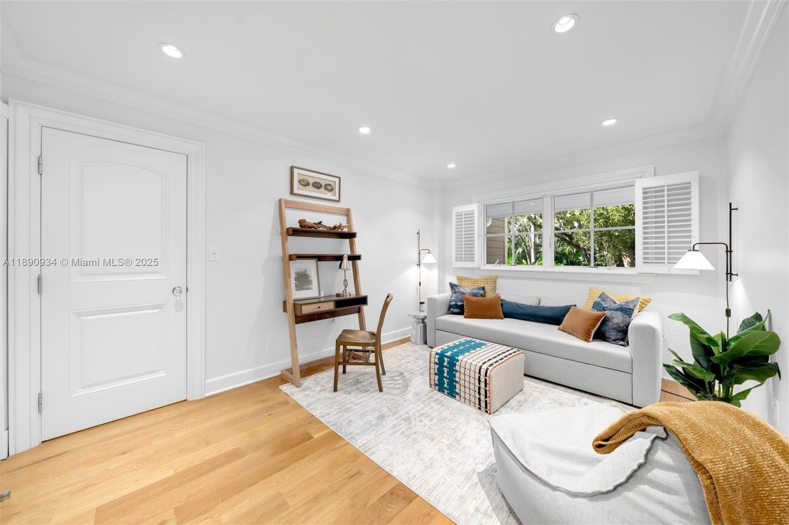 KERRWOOD OAKS - Residential