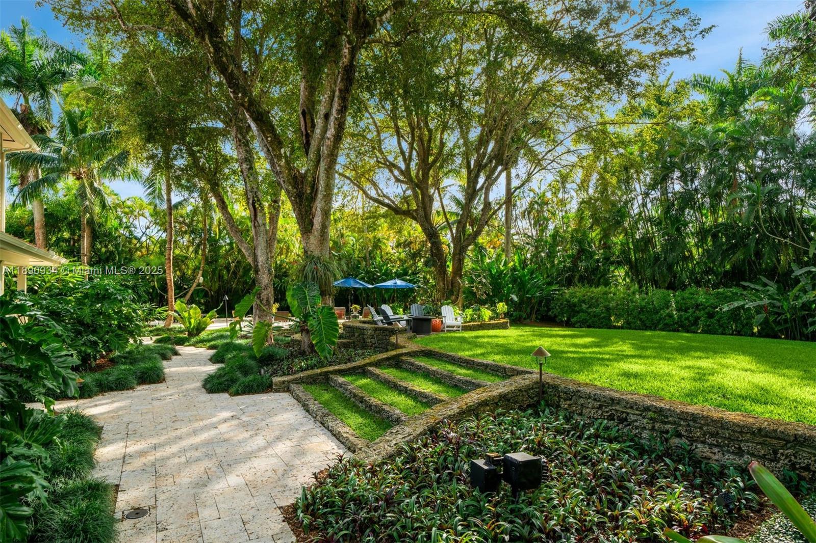 KERRWOOD OAKS - Residential