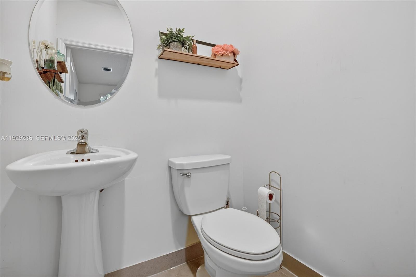 PINE ISLE - Residential