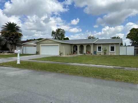 Single Family Residence in Miami FL 13001 82nd St St.jpg