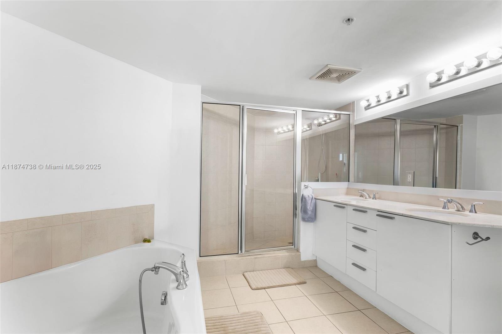 LA PERLA CONDO - Residential