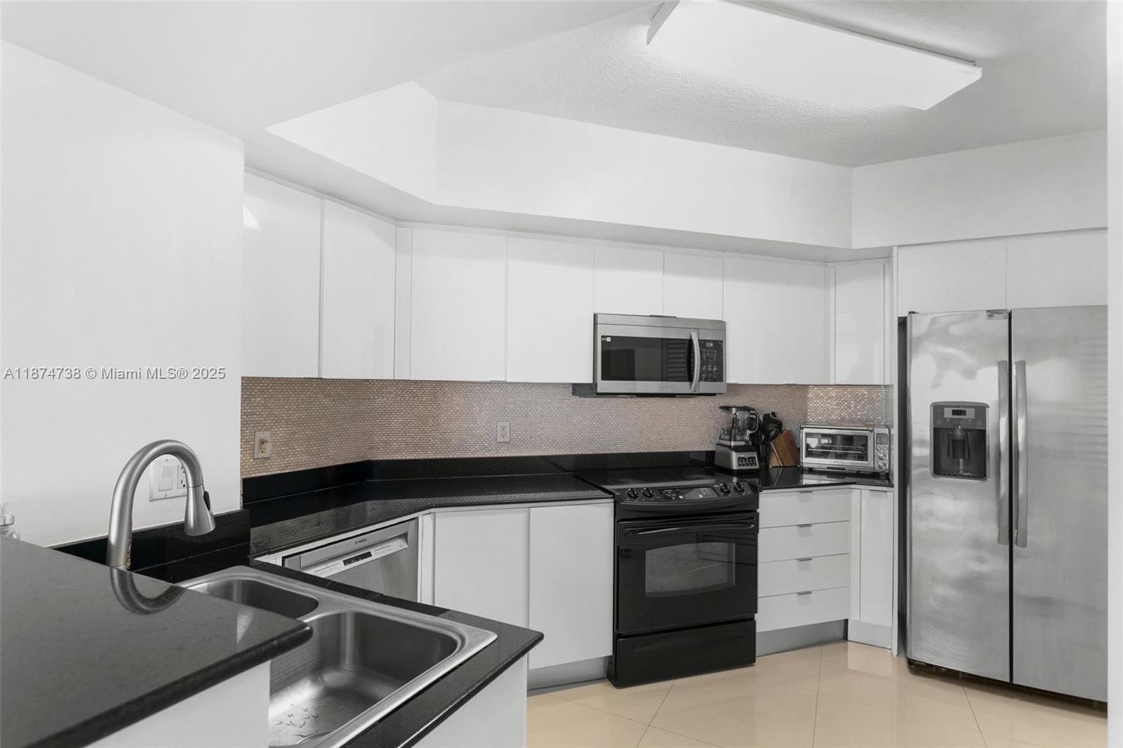 LA PERLA CONDO - Residential