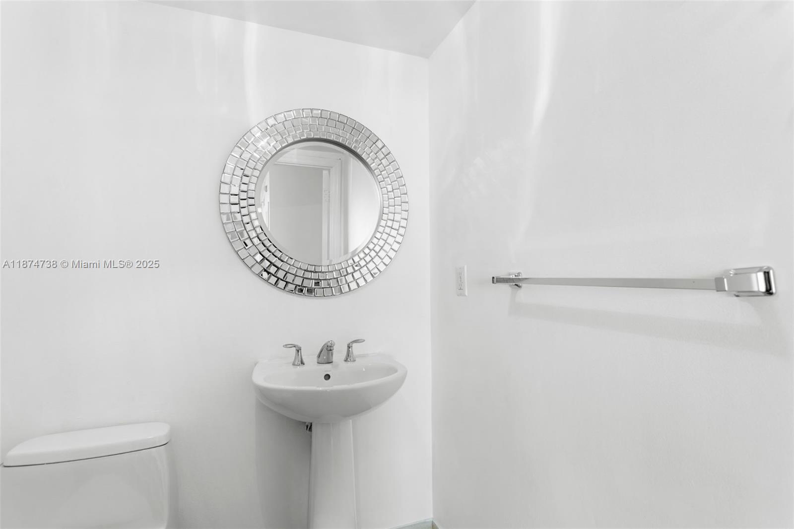 LA PERLA CONDO - Residential