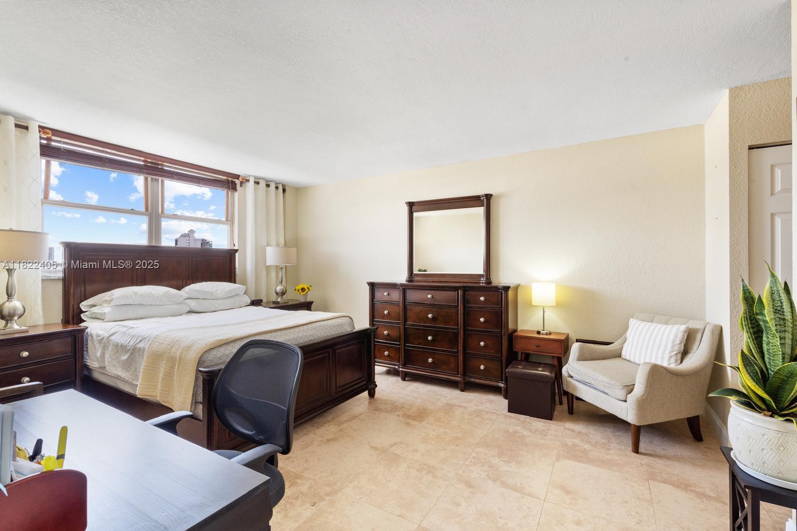 STANTON HOUSE CONDO - Residential