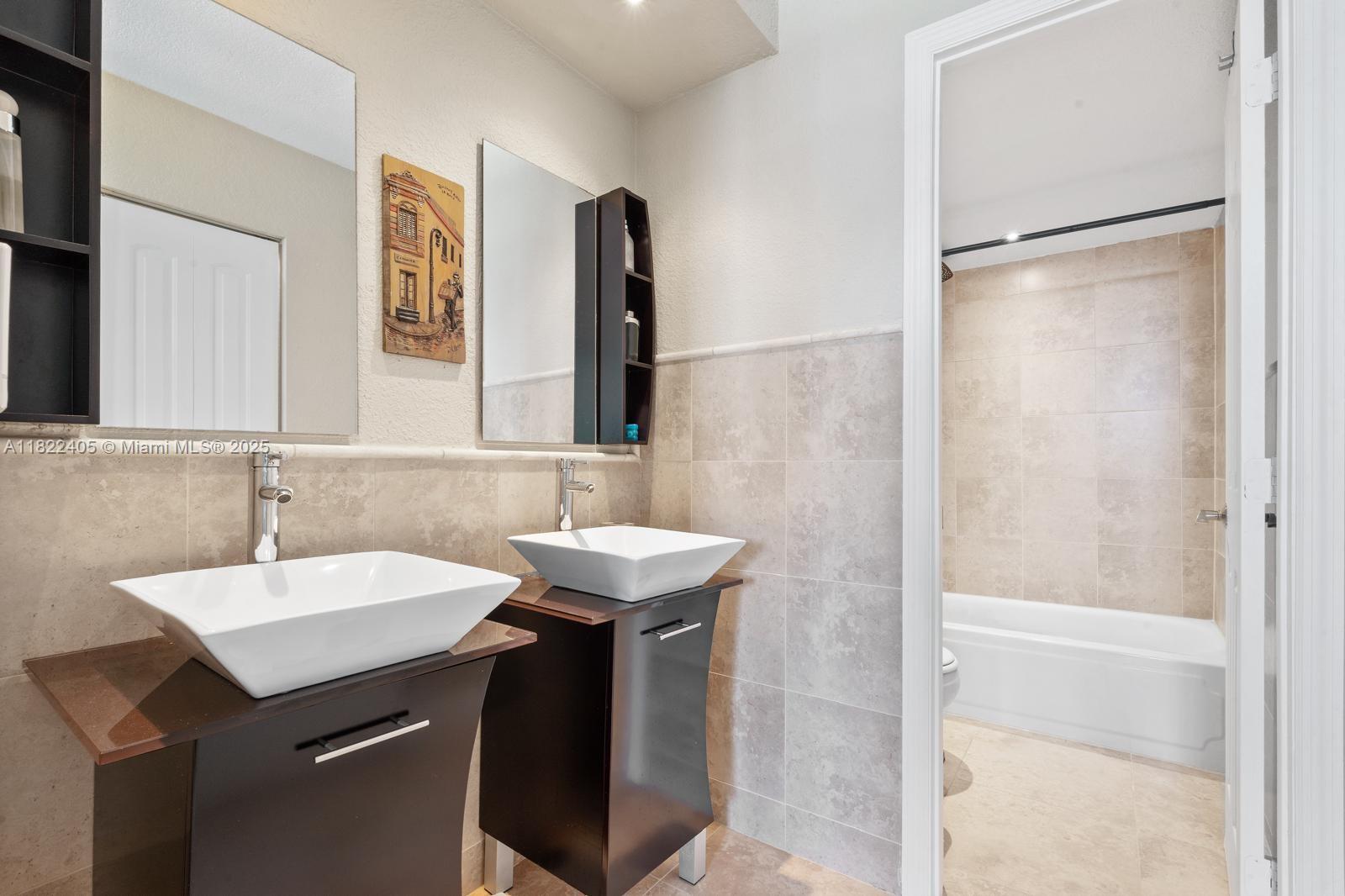 STANTON HOUSE CONDO - Residential