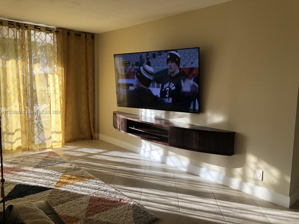 OLYMPUS CONDO PHASE - Residential