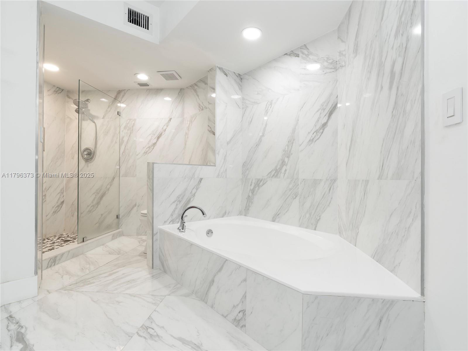 MYSTIC POINTE CONDO NO TW - Residential