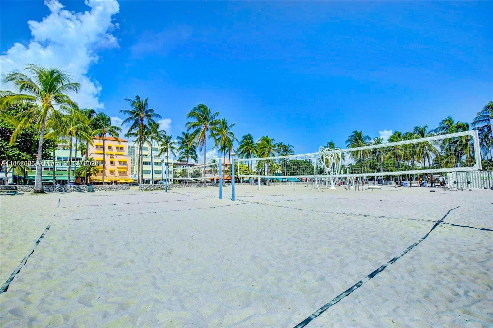 701 Collins Ave 1F