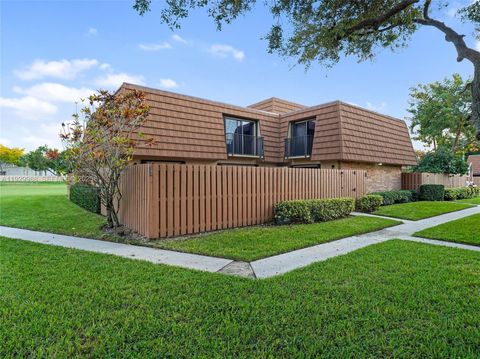 2565 Garden Ct Cooper City FL 33026
