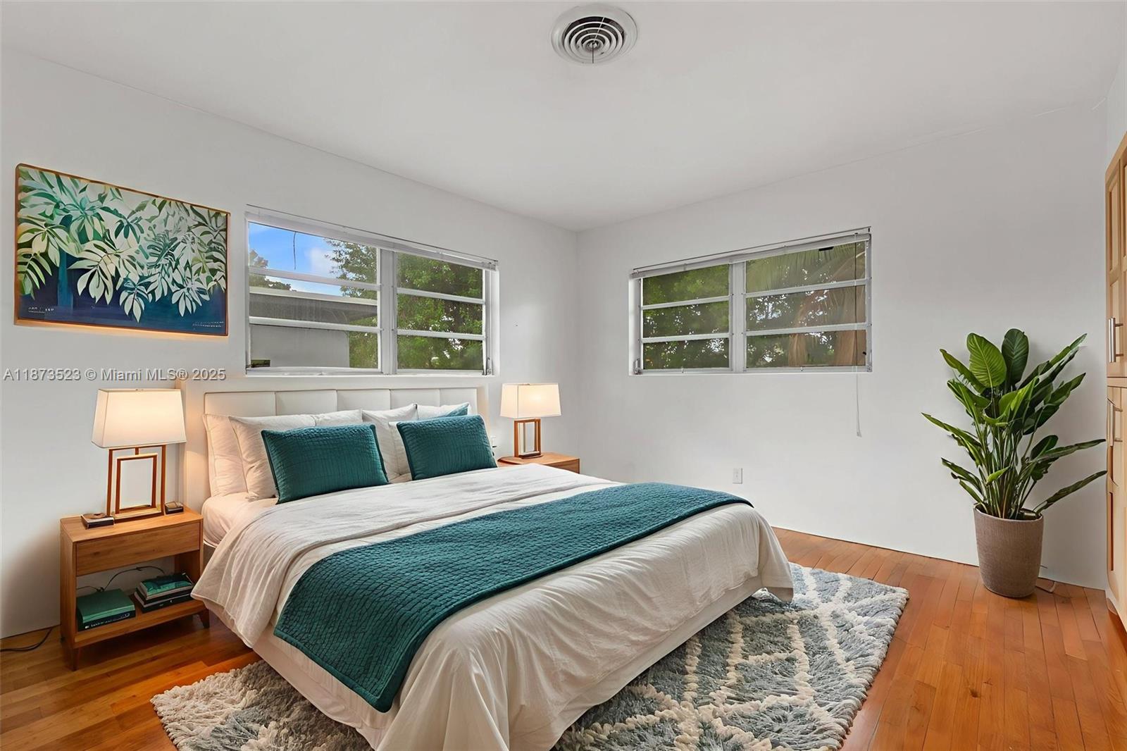 NORTH ANDREWS GARDENS FIR - Residential