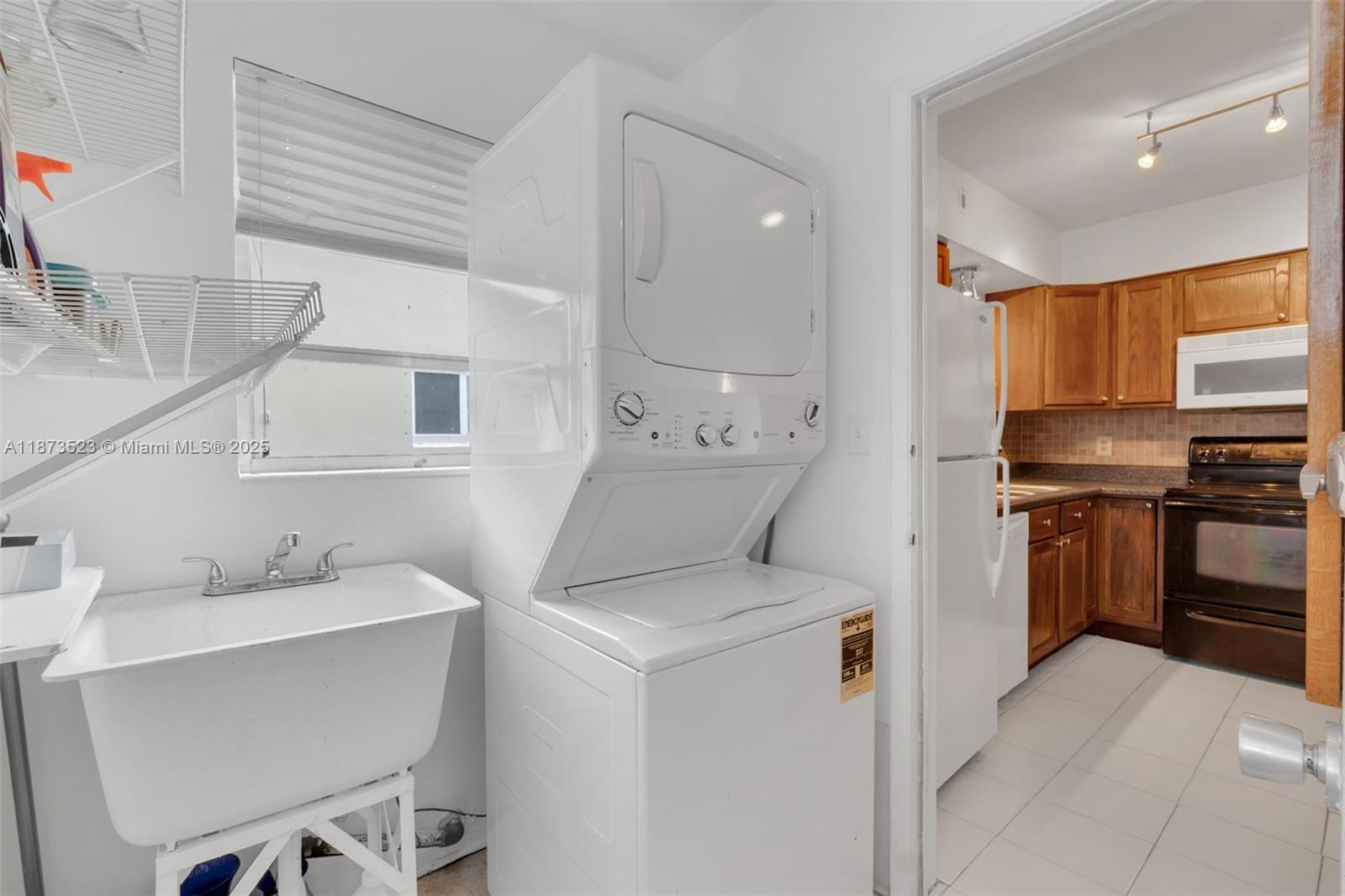 NORTH ANDREWS GARDENS FIR - Residential