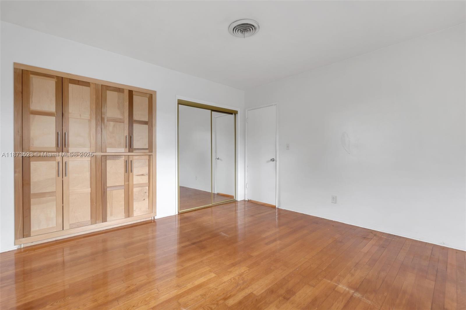 NORTH ANDREWS GARDENS FIR - Residential