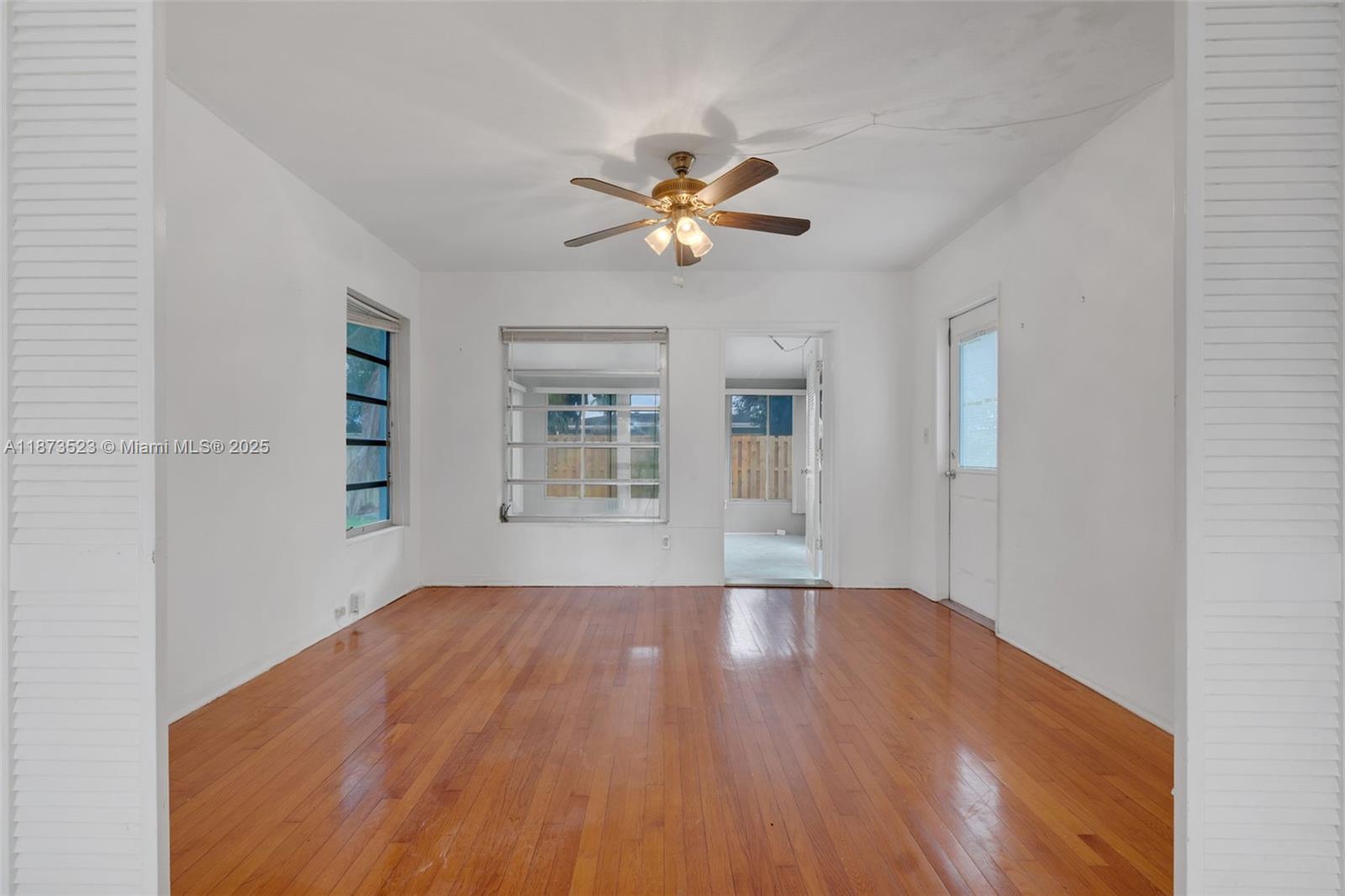 NORTH ANDREWS GARDENS FIR - Residential