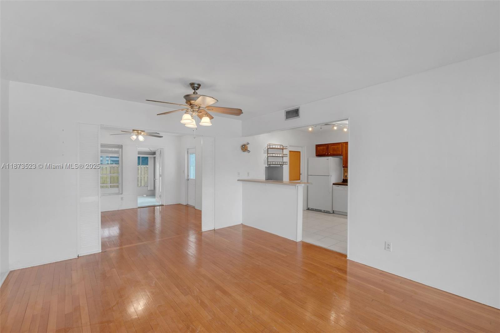 NORTH ANDREWS GARDENS FIR - Residential