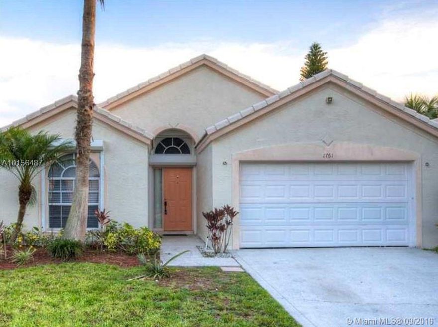 Beautiful waterfront home in highly desirable Wellington.  Look no further!  The layout and finishes are great! A must see.