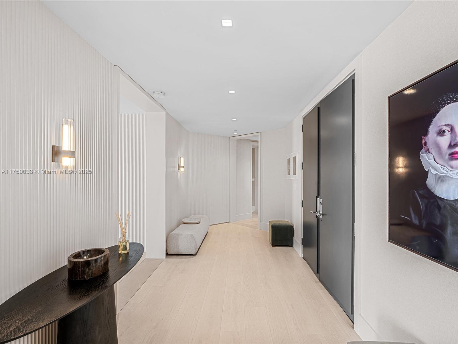 1425 Brickell Ave 42F