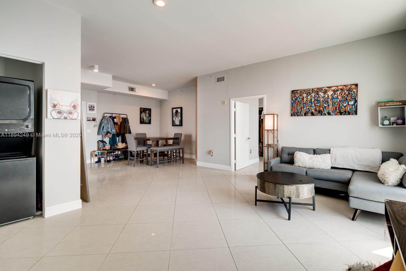 UPTOWN LOFTS CONDO - Residential
