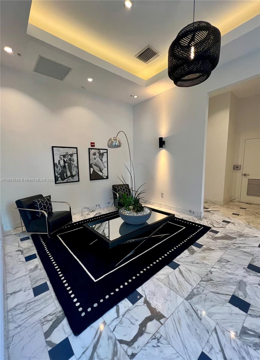UPTOWN LOFTS CONDO - Residential