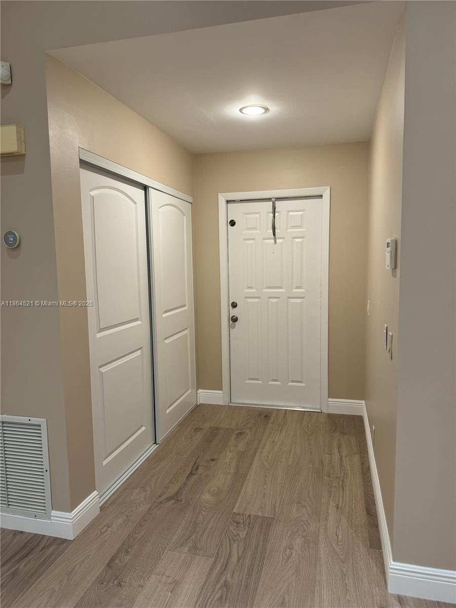 COUNTRY ISLES - Residential Lease