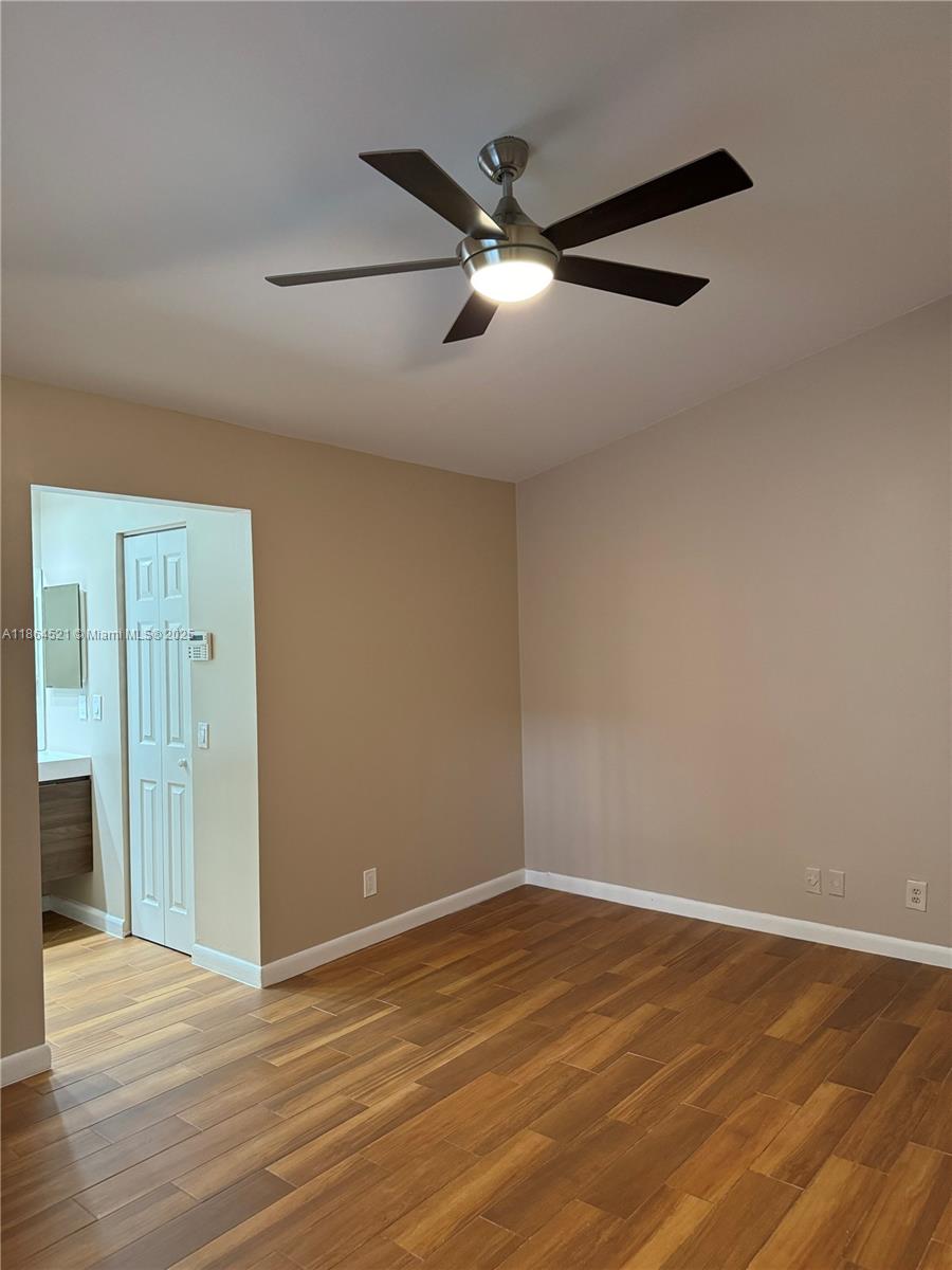 COUNTRY ISLES - Residential Lease