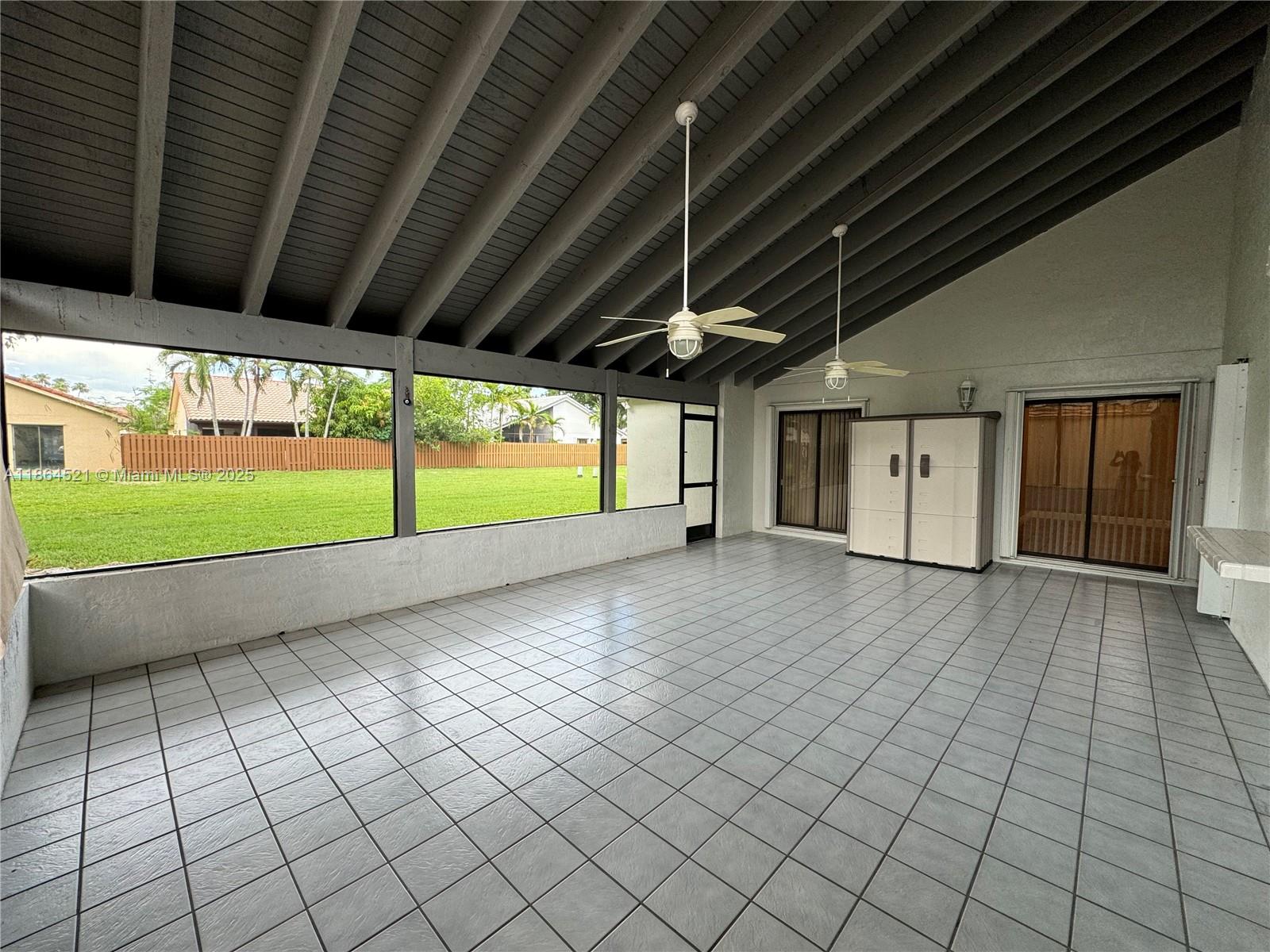 COUNTRY ISLES - Residential Lease