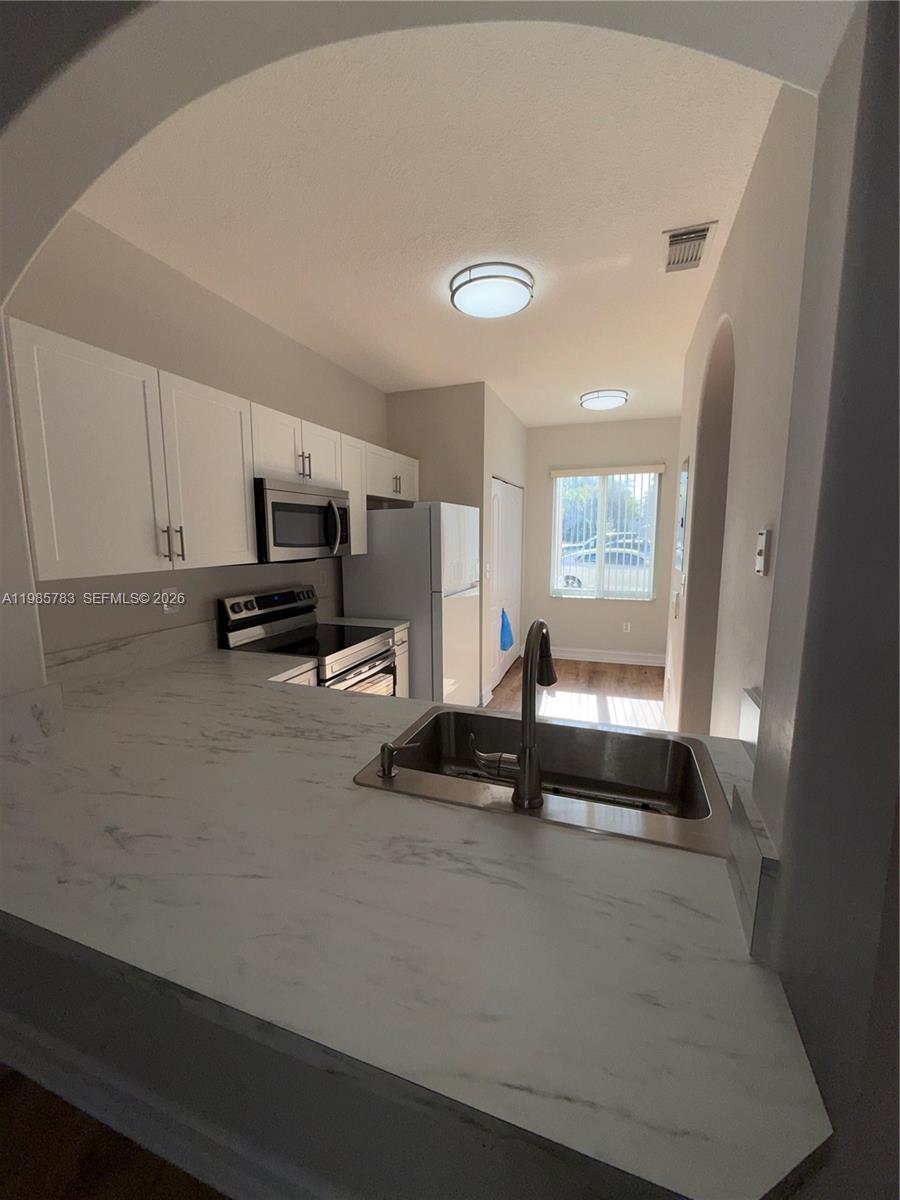 HAMPTON PLACE CONDO - Residential Lease