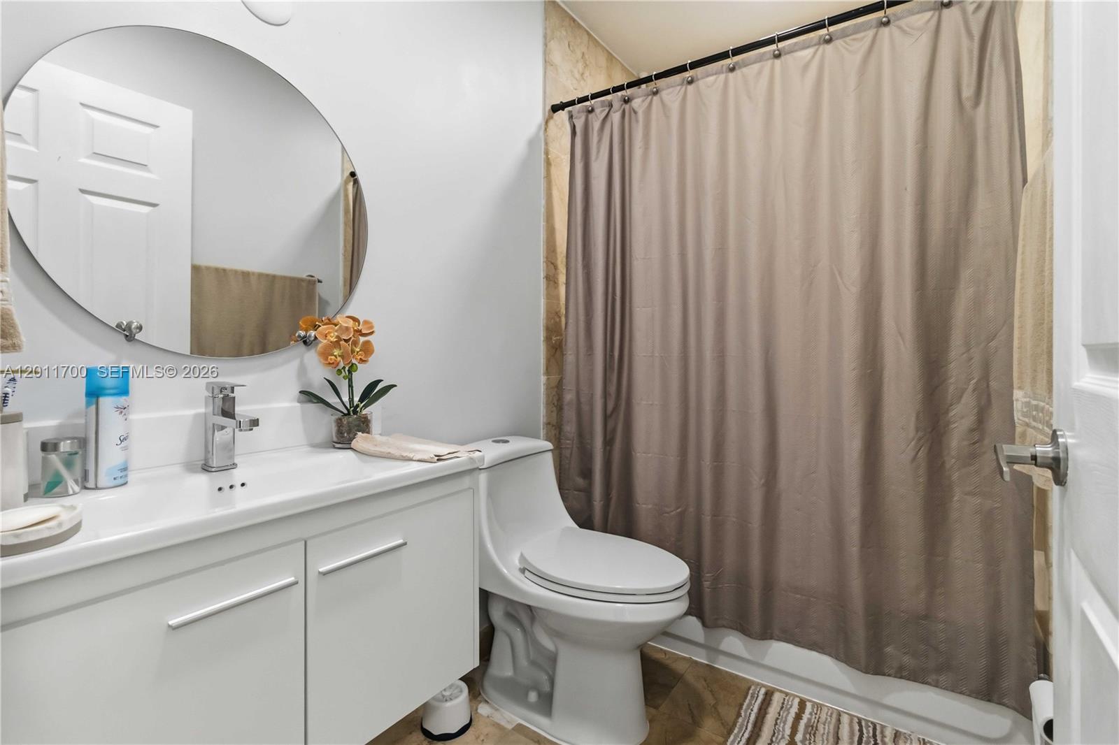 LES CHATEAUX AT INT GARDE - Residential
