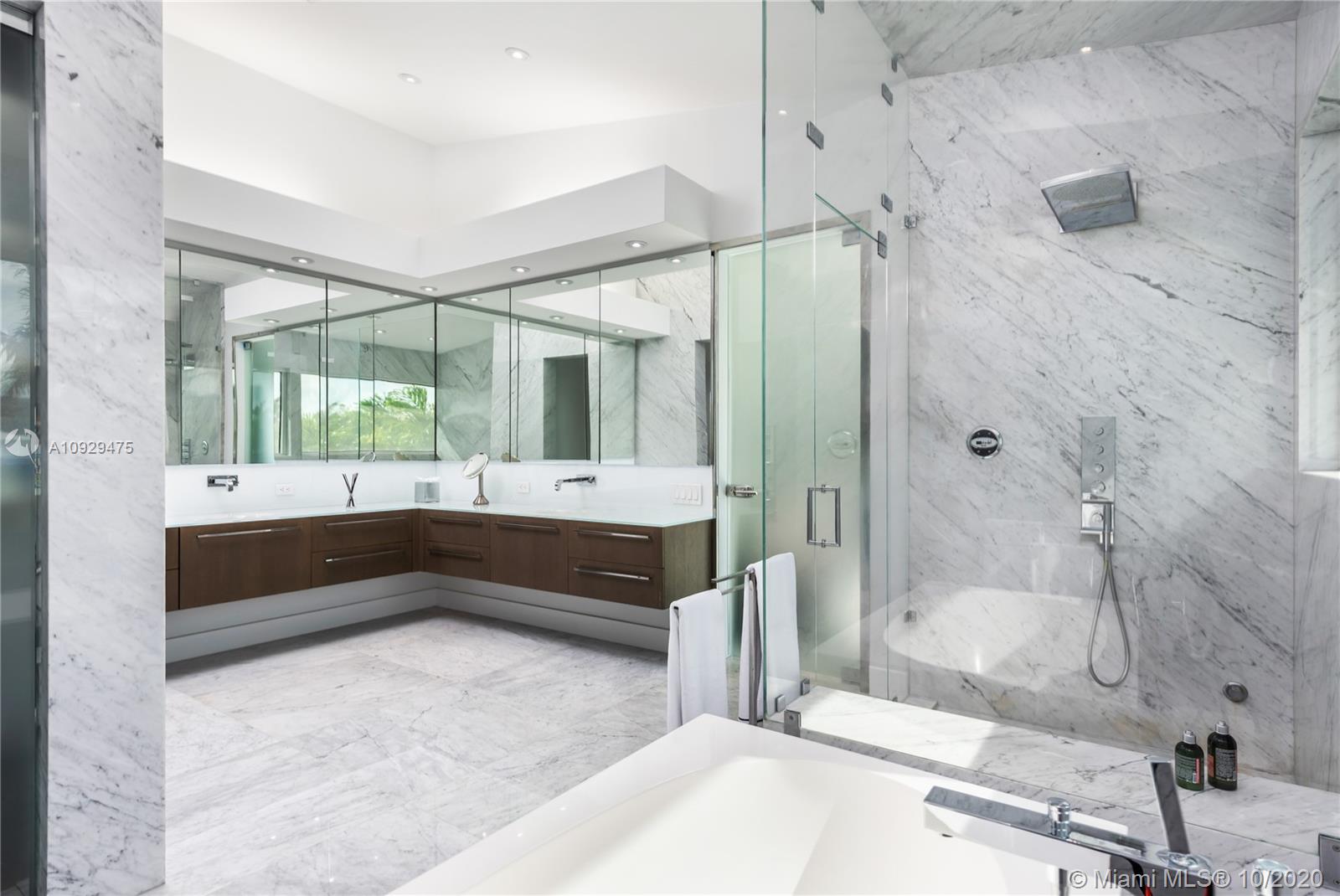 SUNRISE HARBOUR REV PL - Residential