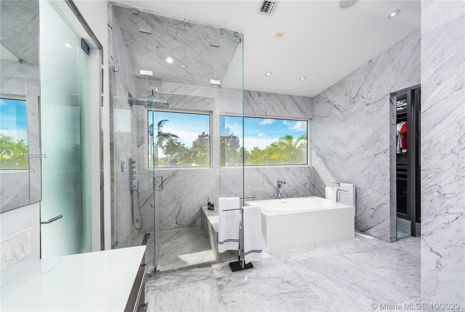 SUNRISE HARBOUR REV PL - Residential