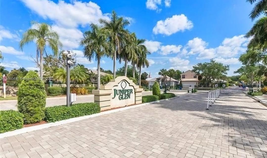 HOLIDAY SPRINGS EAST - Residential