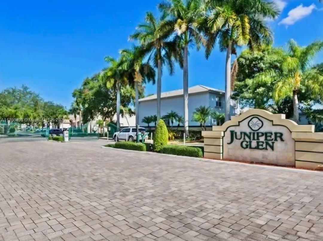 HOLIDAY SPRINGS EAST - Residential