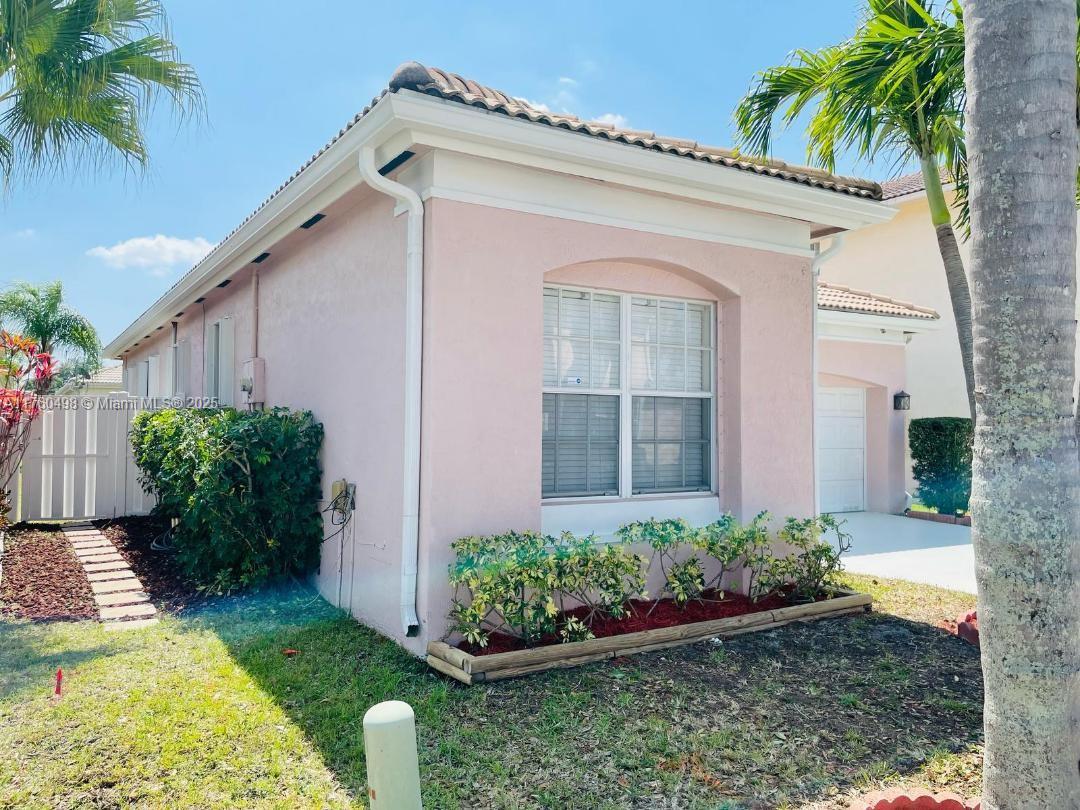 HOLIDAY SPRINGS EAST - Residential