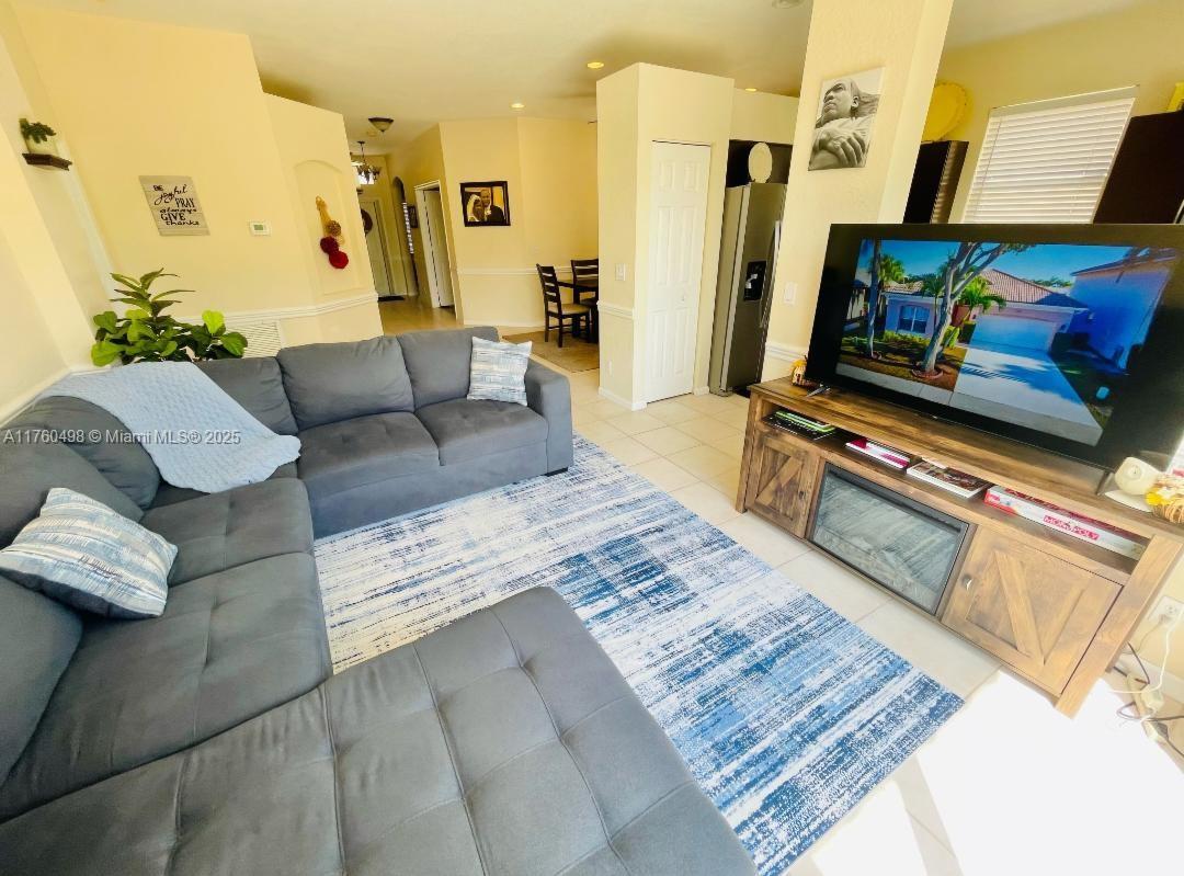 HOLIDAY SPRINGS EAST - Residential