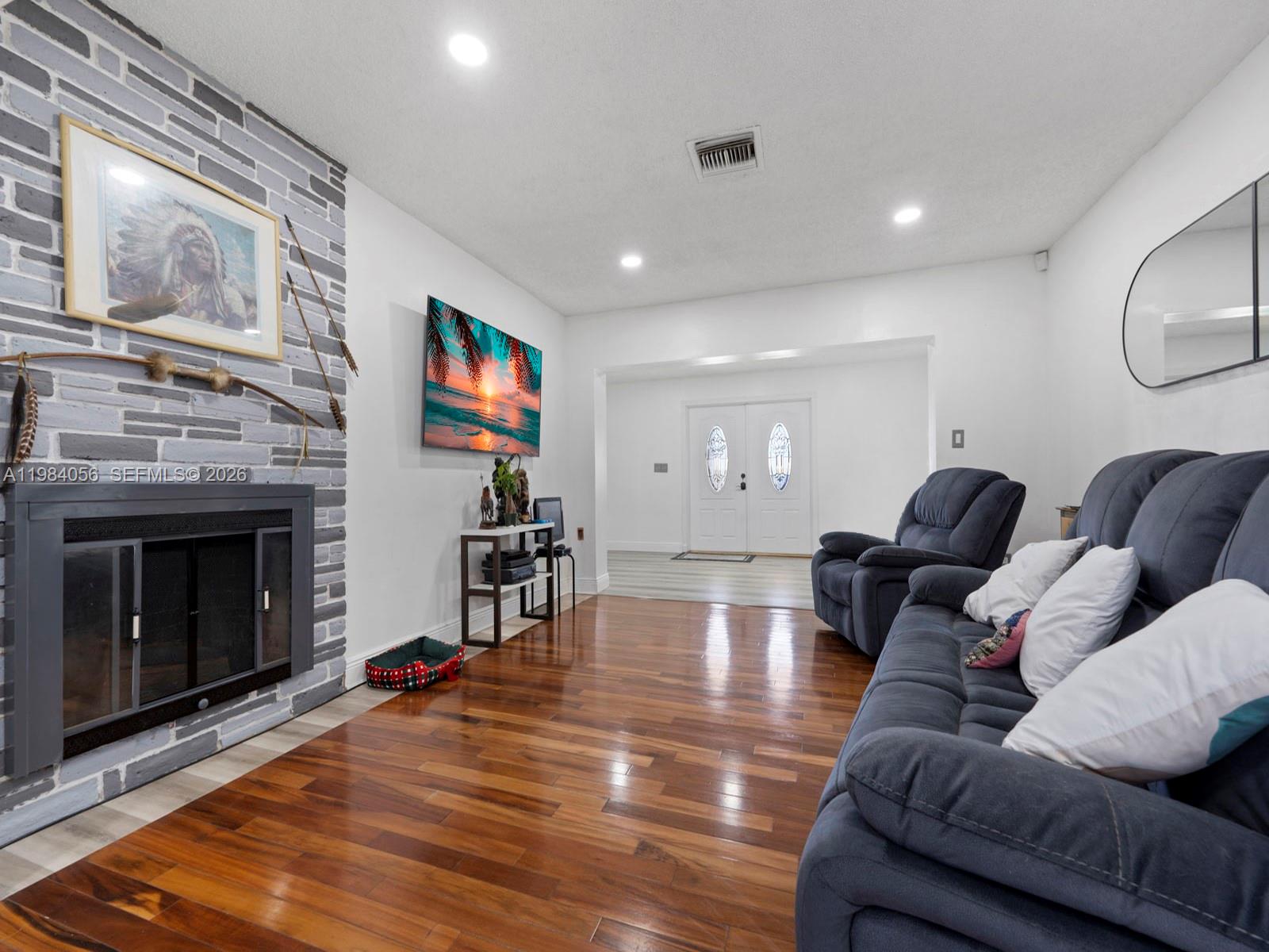 SOUTH CORAL HOMES SEC 2 - Residential