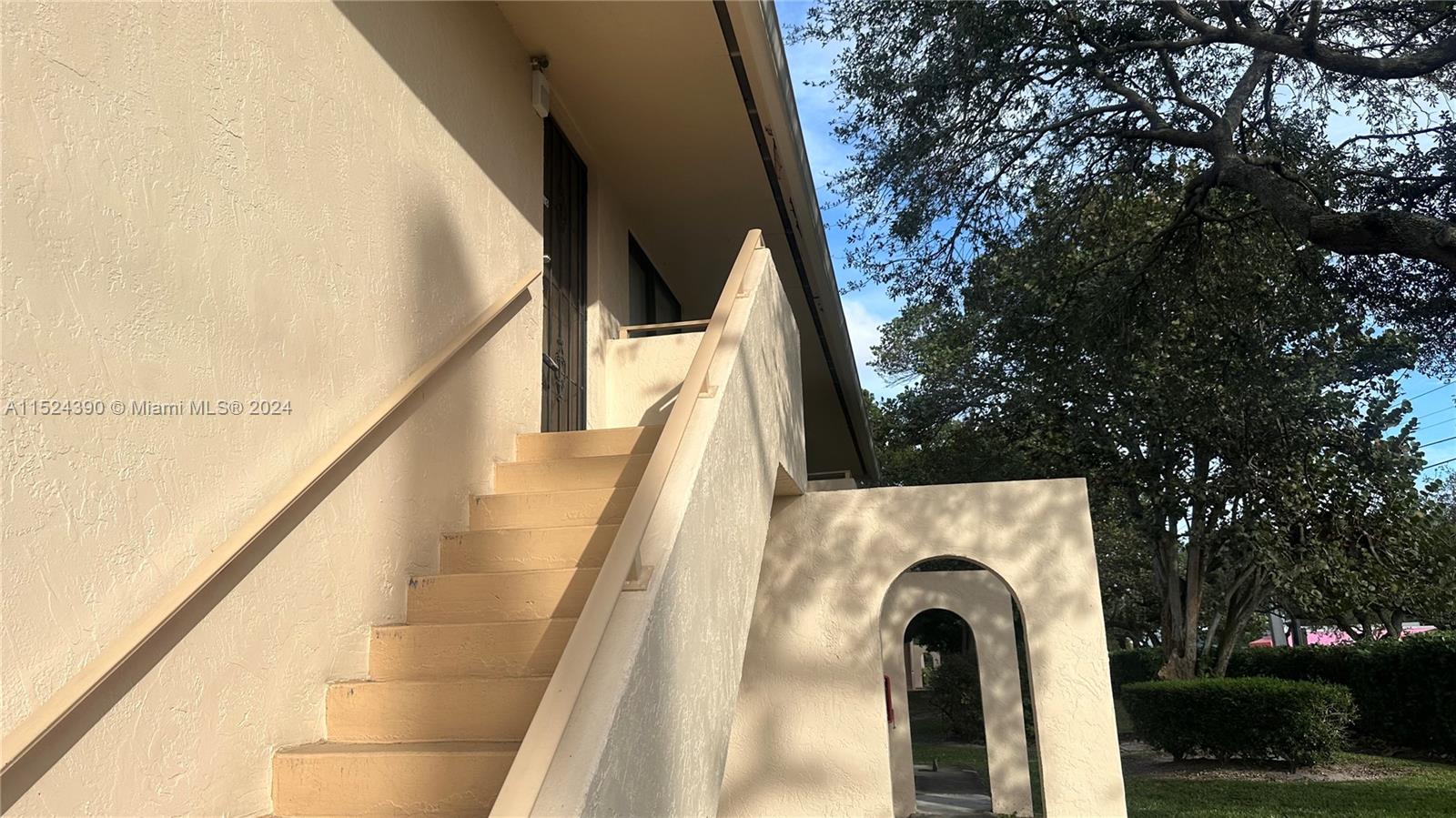 HAMPTON COURT CONDO - Residential Lease