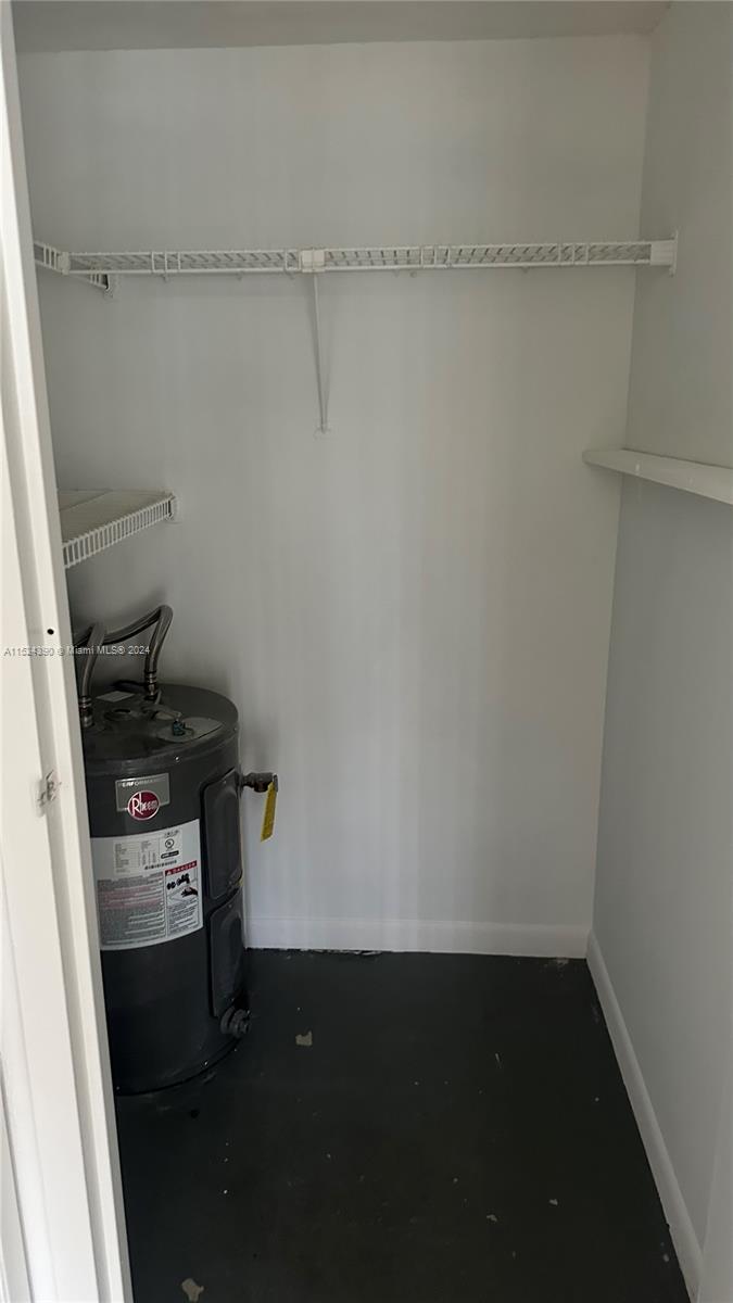 HAMPTON COURT CONDO - Residential Lease