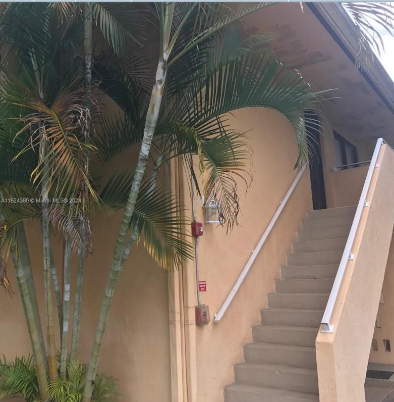 HAMPTON COURT CONDO - Residential Lease