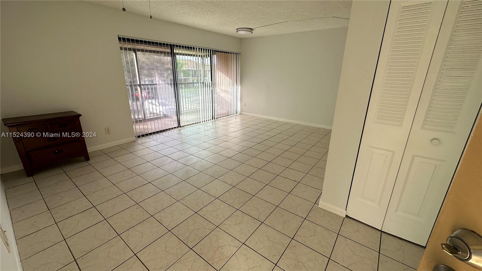 HAMPTON COURT CONDO - Residential Lease