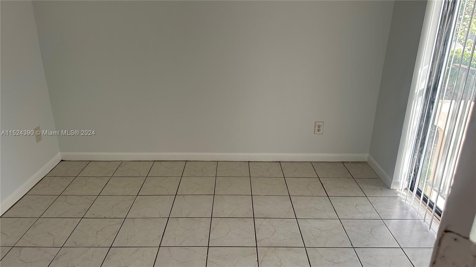 HAMPTON COURT CONDO - Residential Lease