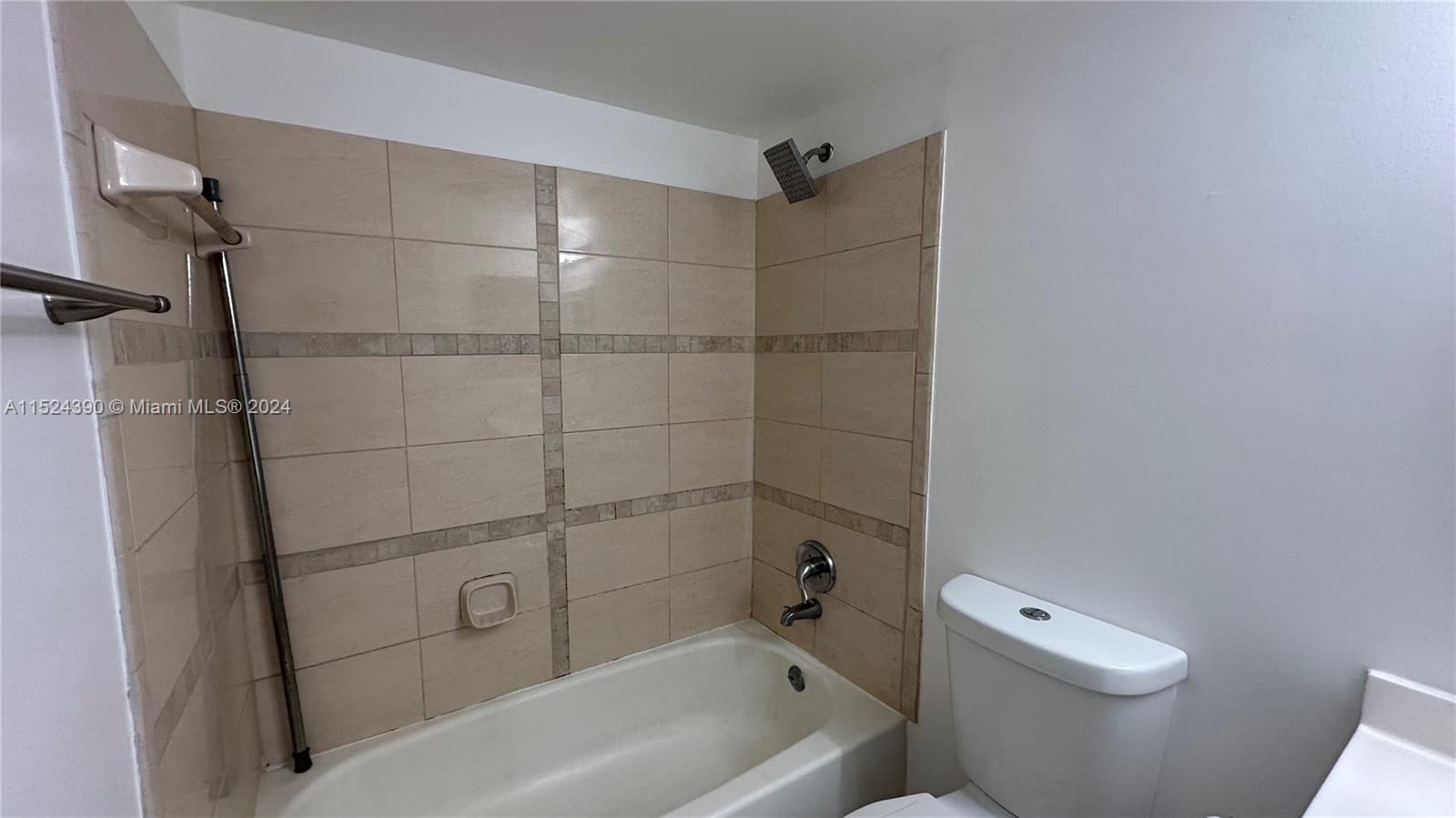 HAMPTON COURT CONDO - Residential Lease