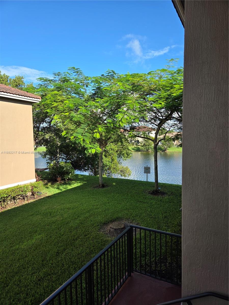 THE COURTS AT BAYSHORE II - Residential Lease