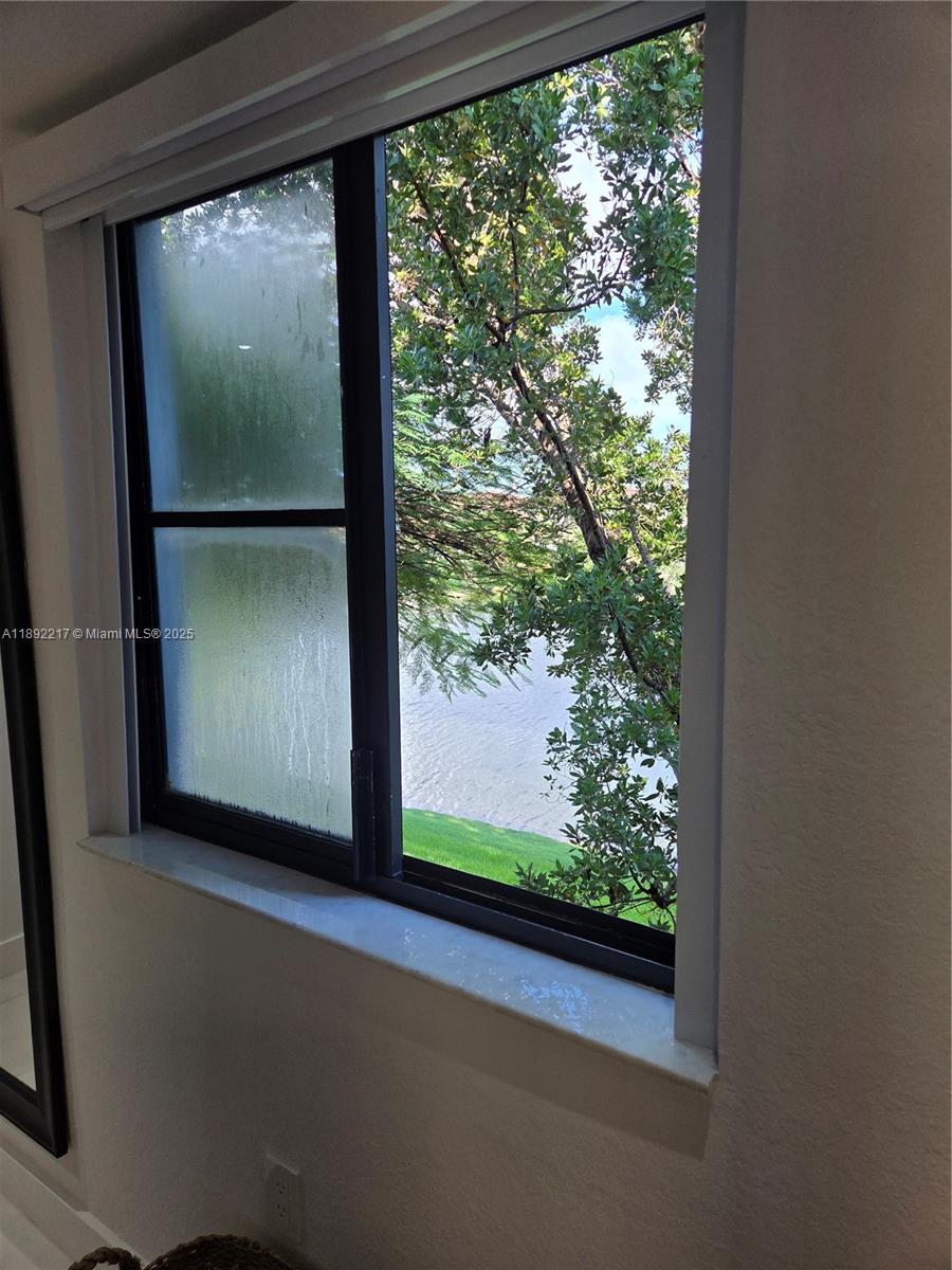 THE COURTS AT BAYSHORE II - Residential Lease